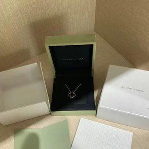 Van cleef black clover necklace